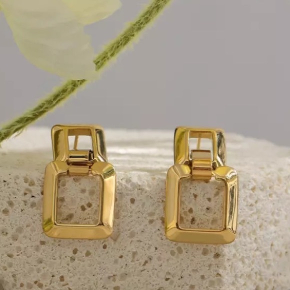 💛Gold plated square dangle earrings - Picture 6 of 6